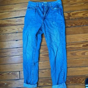 BDG Mom High Rise jeans in 27